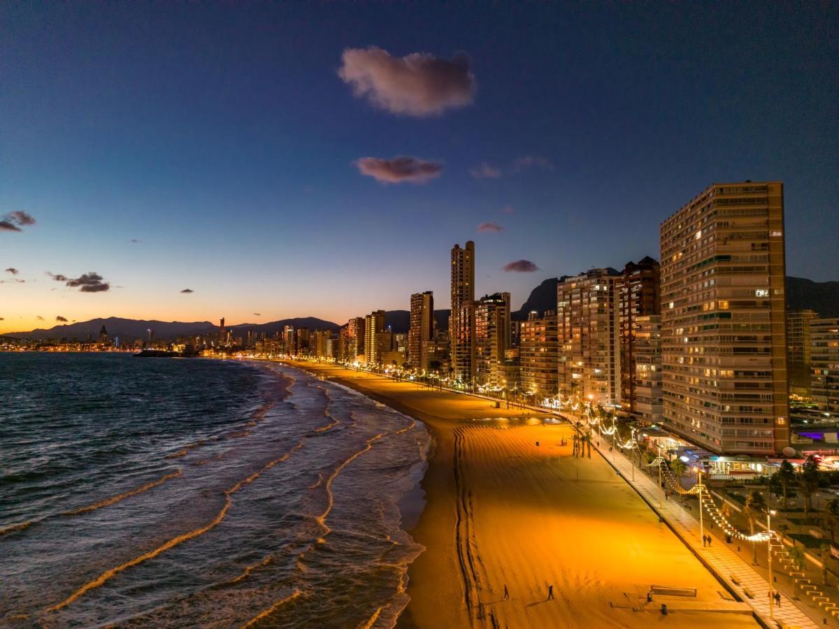 Beautiful Parque Loix 4 Bedroom Apartment Shared Pool, Tennis Court Benidorm Exteriér fotografie