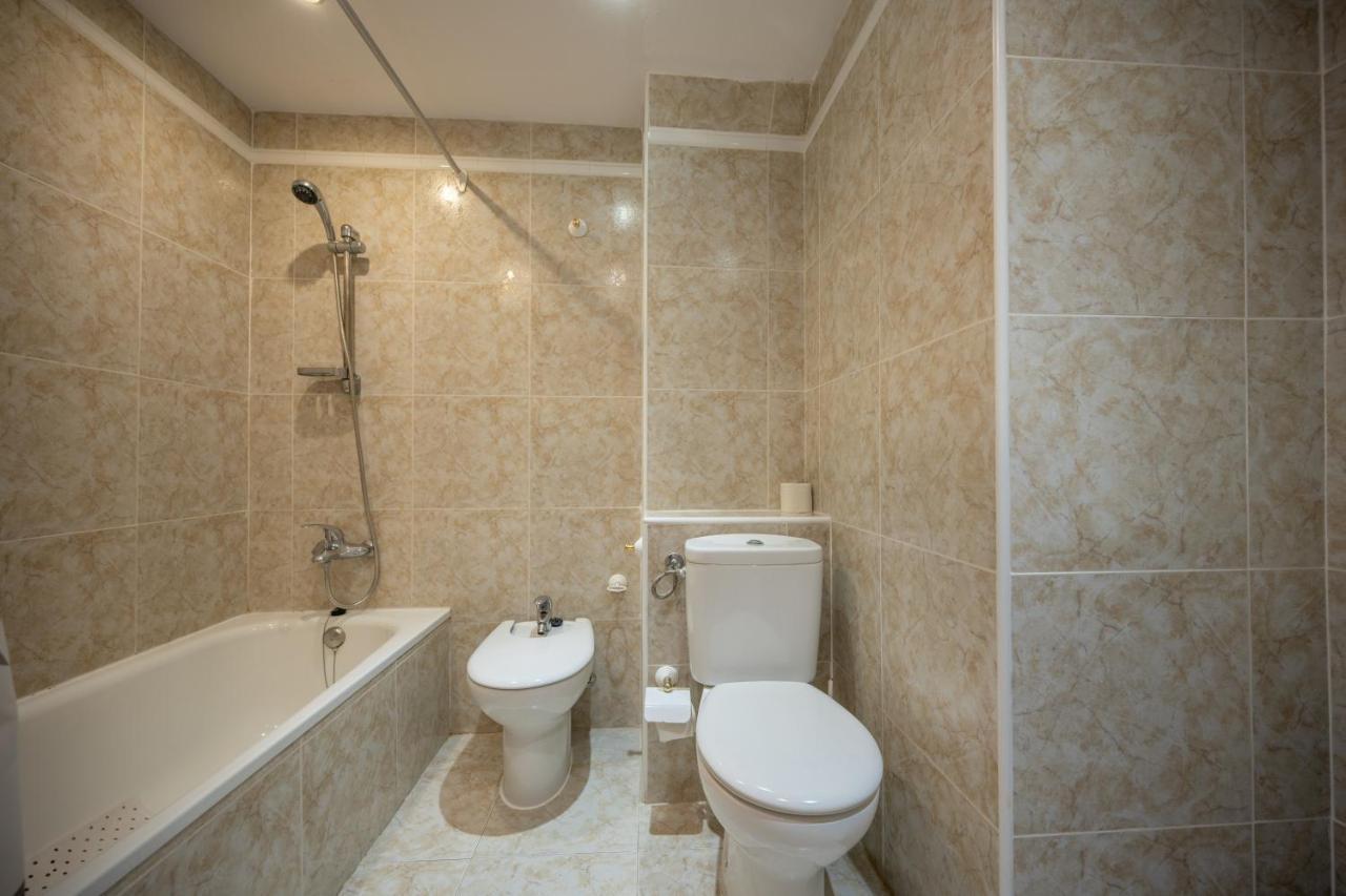 Beautiful Parque Loix 4 Bedroom Apartment Shared Pool, Tennis Court Benidorm Exteriér fotografie